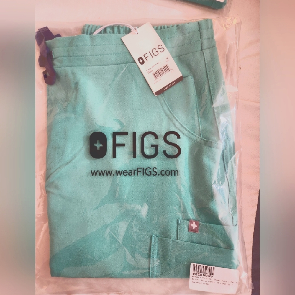 NWT Figs Yola Skinny scrub pant